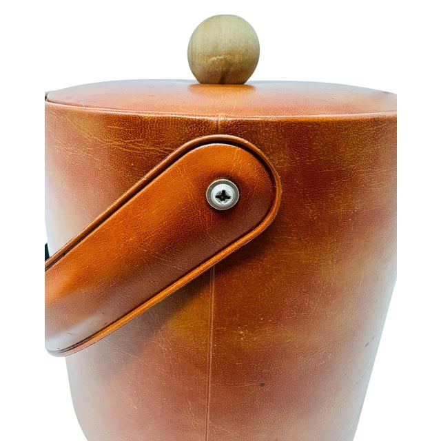 Vintage Georges Briard Ice Bucket | Burnt Orange Cinnamon Faux Leather Vinyl Signed MCM Bar Decor | Wooden Knob Lid For Sale - Image 9 of 14