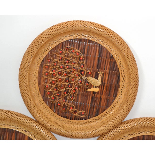Brown 1970s Nesting Decorative Handcrafted Cane & Rattan Beaded Wall Plates Peacock Motif- Set of 3 For Sale - Image 8 of 13