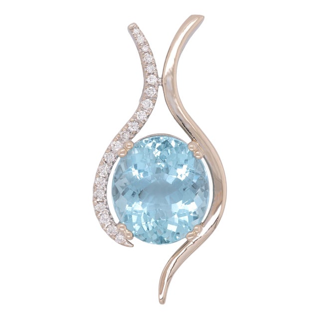 7.8Ct Santa Maria Aquamarine Pendant With Natural Diamonds Accents: 14k Gold For Sale