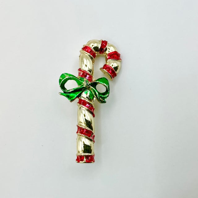 American 1970s Vintage Boho Chic Americana Candy Cane Christmas Brooch, Beatrix Jewelry. For Sale - Image 3 of 6
