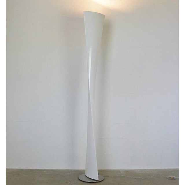 Designed by marco acerbis for fontana arte in 2007, the polaris floor lamp is a sculptural and innovative lighting object...