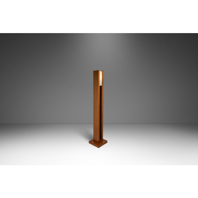 Wood 1960s Mid-Century Modern Freestanding Architectural Tower Floor Lamps in Oak After Frank Llyod Wright, Usa - Set of 2 For Sale - Image 7 of 18