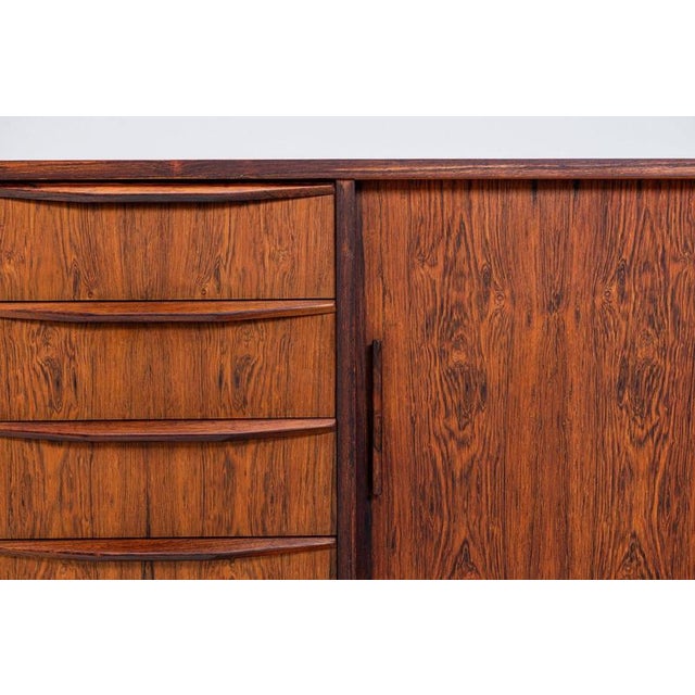 Scandinavian Symmetric Sideboard in Rosewood, Denmark, 1960 For Sale - Image 17 of 18