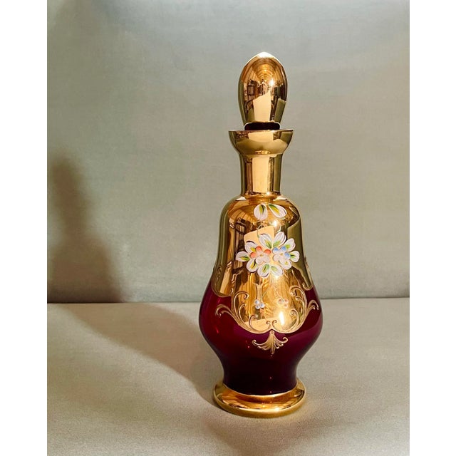 Art Nouveau Vintage Ruby & Gold Glass Floral Decanter & Glass Set- 5 Pieces For Sale - Image 3 of 9