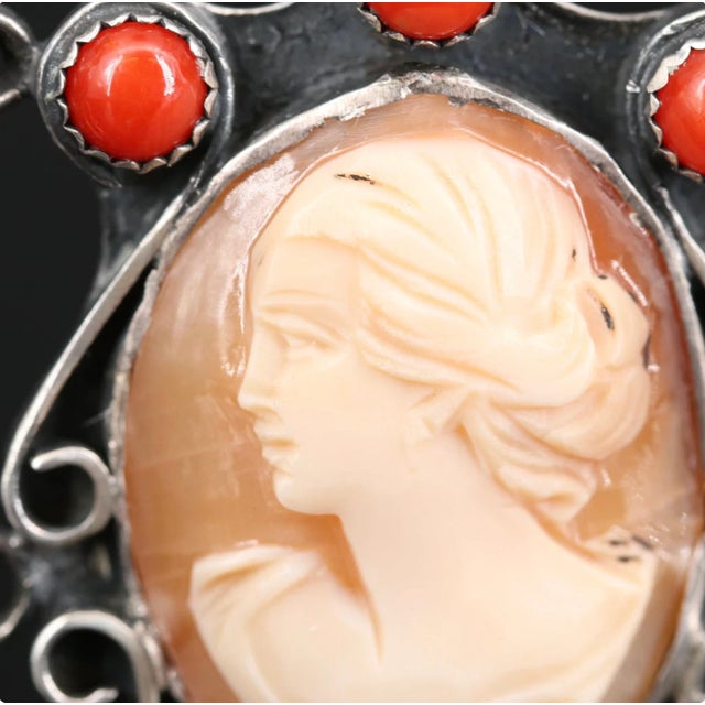 Vintage Sterling Silver Shell and Coral Necklace For Sale - Image 4 of 7
