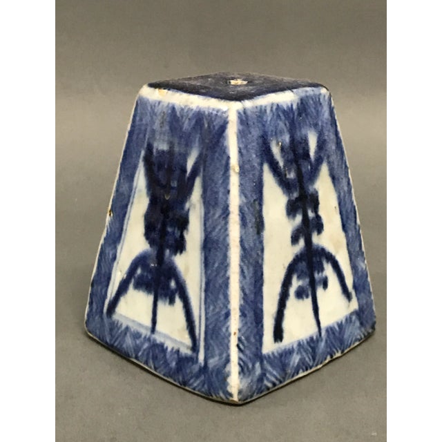 19th Century Qing Dynasty Blue and White Porcelain Incense Burner For Sale In New York - Image 6 of 11