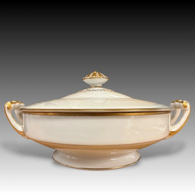 A vintage Noriatka China Japan, Goldcroft 4983 Lidded Vegetable Bowl. This pattern was produced from 1948 to 1955. Cream...