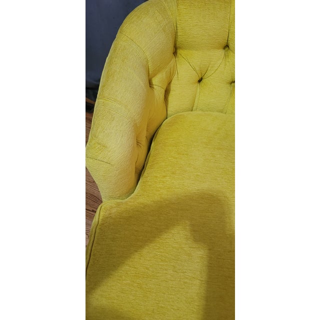 1960s Vibrant Yellow Mid-Century Sofa Chaise Lounge Tufted Velvet For Sale - Image 10 of 11