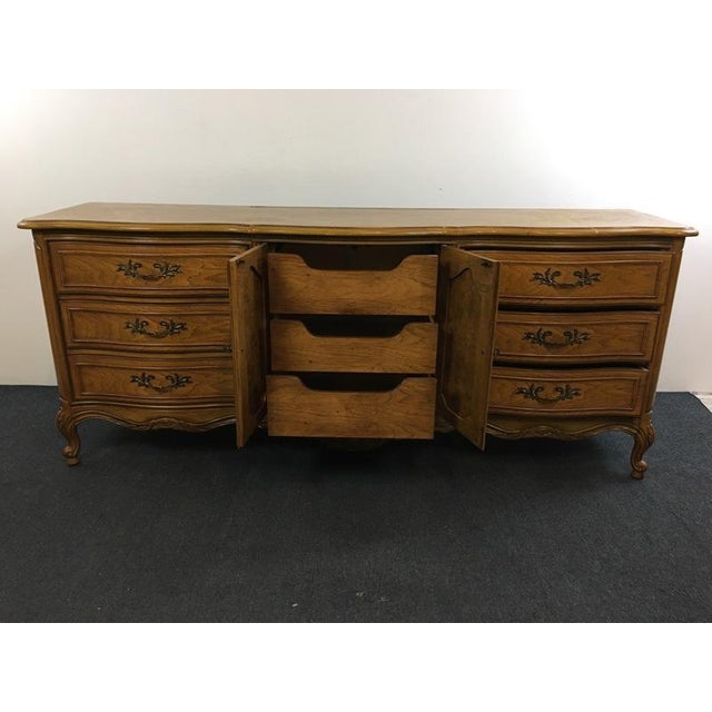 Vintage Thomasville Carved Wood French Provincial 'Court Triple