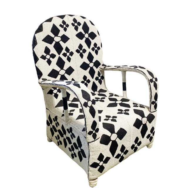 African Nobility Nigerian Yoruba Black& White Beaded Chair For Sale - Image 4 of 13
