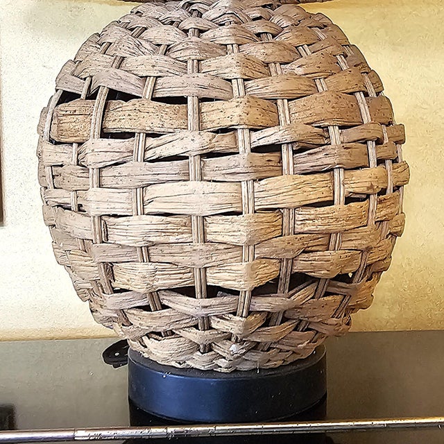 Vintage Natural Rattan Woven Table Lamp With Matching Basket Weave Shade For Sale - Image 12 of 18