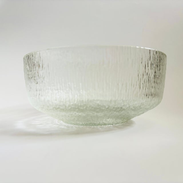 Mid-Century Modern Indiana Glass Crystal Ice Large Glass Salad Bowl For Sale - Image 3 of 9
