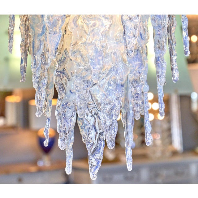White “Ghiacciolo” Murano Glass Iridescent Chandelier For Sale - Image 8 of 12