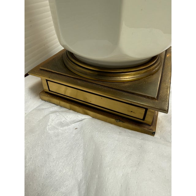 Hollywood Regency Late 20th Century Stiffel Mid Century Lenox Porcelain Table Lamp For Sale - Image 3 of 12