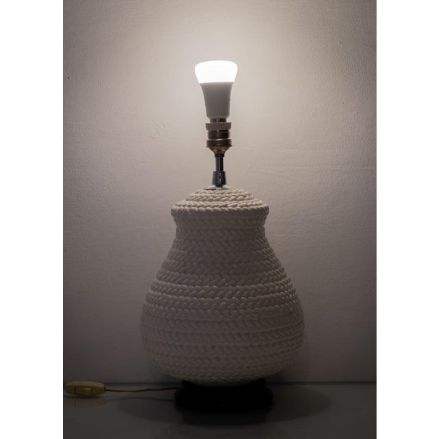 Faux Rattan Basketweave Table Lamp in White Ceramic from Manises, 1960s For Sale - Image 11 of 12