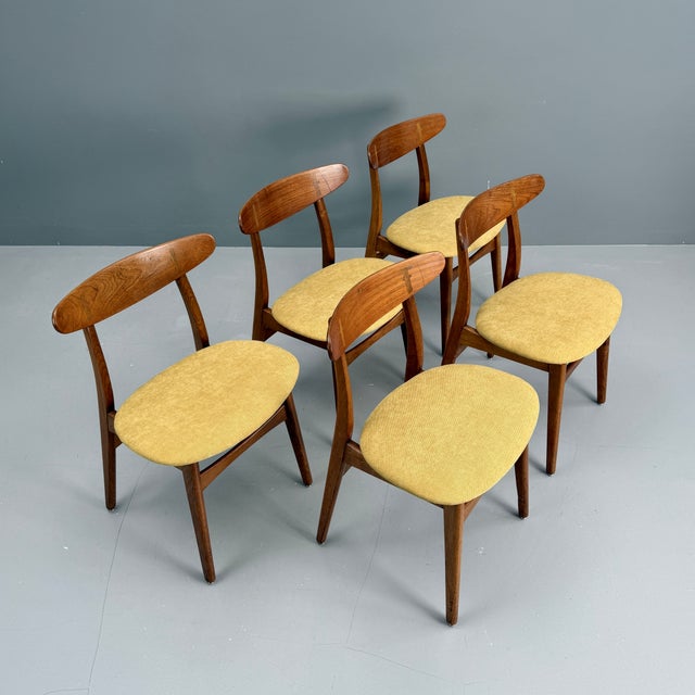Brown CH30 Chairs by Hans J. Wegner for Carl Hansen & Son, 1960s, Set of 5 For Sale - Image 8 of 9