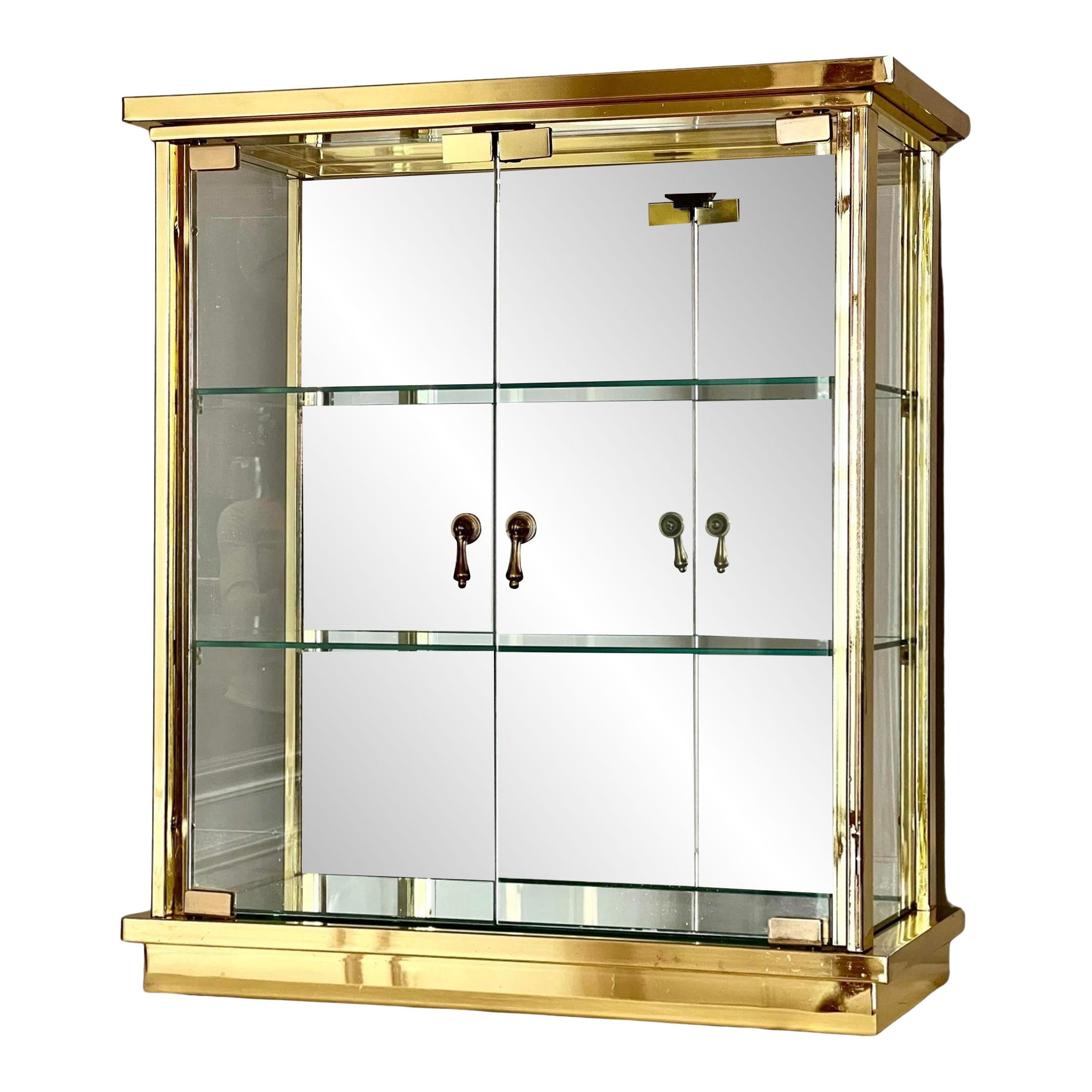 Vintage Mastercraft China and Display Cabinets | Chairish display picture 1