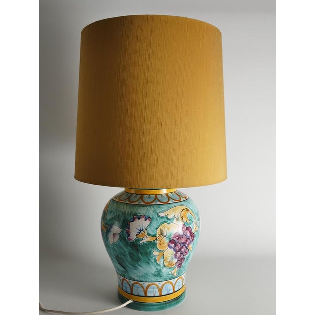 Ceramic Deruta Porcelain Table Lamp with Hand-Painted Grape Decoration, Italy, 1960s For Sale - Image 7 of 17