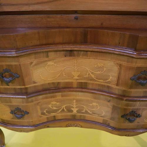 Louis XV Style Inlaid Secretaire with Curved Front For Sale - Image 6 of 18