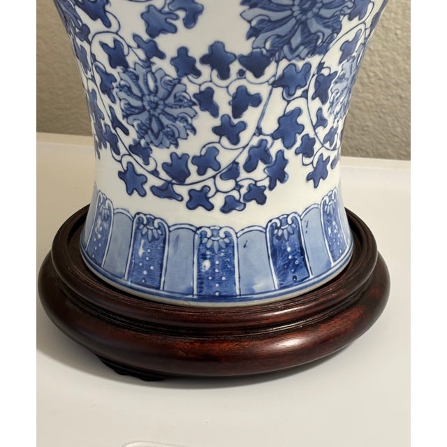 Vintage Chinoiserie Blue and White Table Lamp For Sale - Image 4 of 6