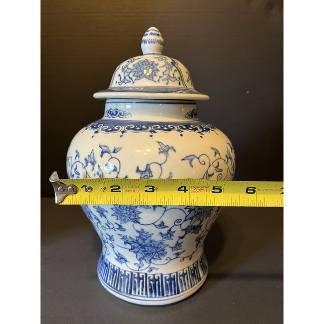 Vintage Chinoiserie Blue White Floral Porcelain Ginger Jar Lid For Sale - Image 4 of 8