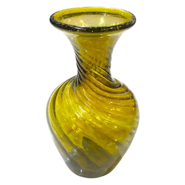 Antique 19th Century Zanesville Handblown Glass Vase, Amber Swirl With Ribbed Detail For Sale In San Francisco - Image 6 of 11