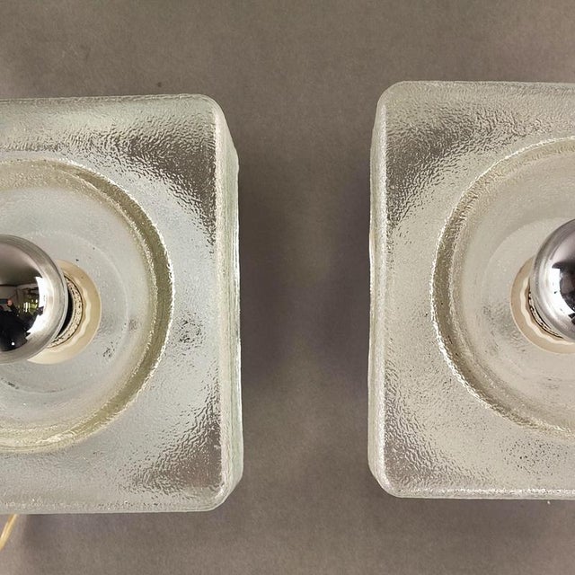 Italian Cubic Wall Lamps, 1970s, Set of 2 For Sale - Image 4 of 8