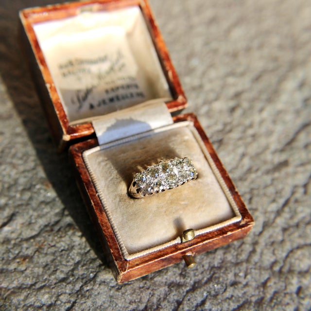 Late 19th Century Victorian 18k Gold Elongated Cluster Old Mine Cut Diamond Ring Size 6.25 For Sale - Image 9 of 9