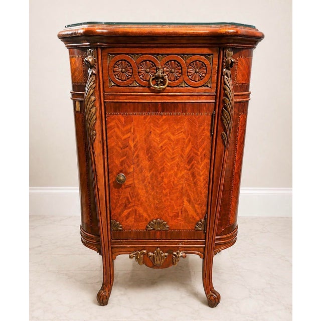 Brown 1940s–1960s French Regency, Louis Xv, and Hollywood Regency Revival Serpentine-Front Sideboard, Dresser, Bedroom or Serving Cabinet - Set (3) For Sale - Image 8 of 10