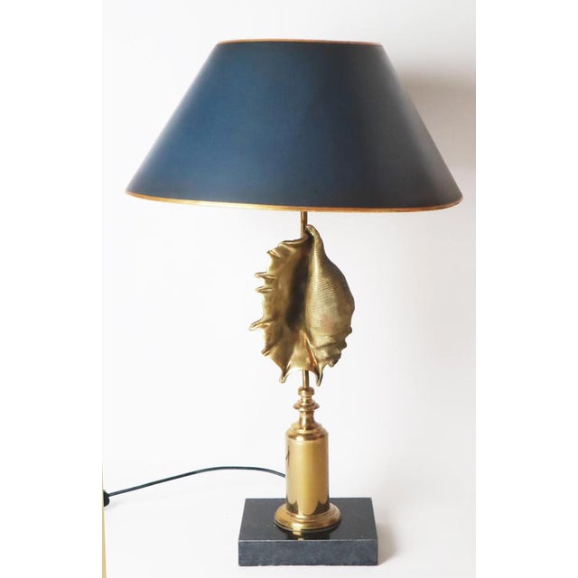 Metal Hollywood Regency Shell-Shaped Table Lamp from Maison Charles, Paris, 1970s For Sale - Image 7 of 16