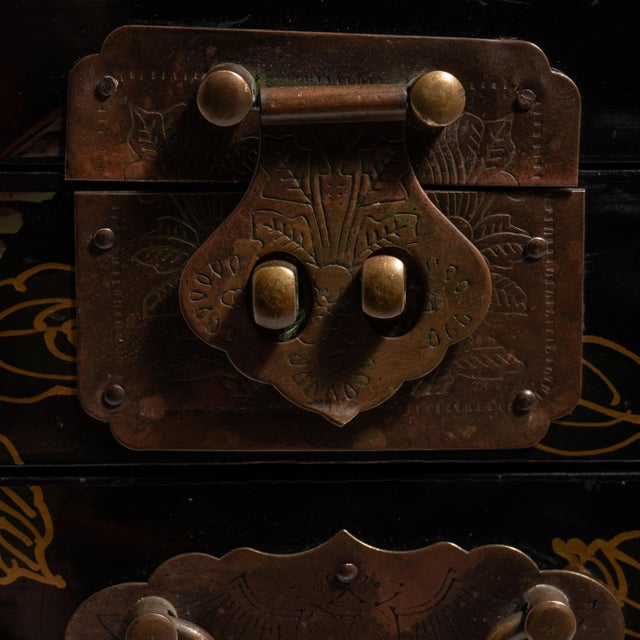 Wood 20th Century Chinese Black Lacquered Box with Brass Mounts For Sale - Image 7 of 15