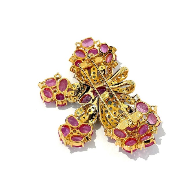 Stunning Bochic "Orient" Multi Sapphires & Ruby Brooch Set In 18K Gold & Silver For Sale - Image 4 of 18