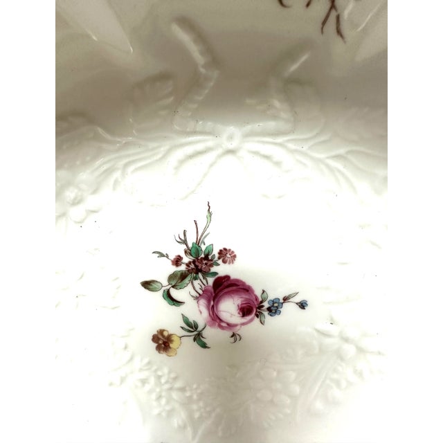 Traditional 1990s Lenox Mayence Bowl Smithsonian Collection Bowl For Sale - Image 3 of 8