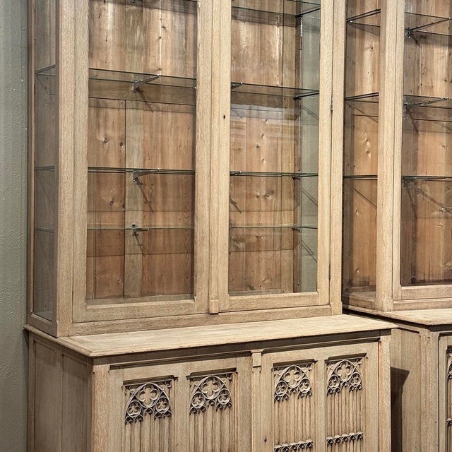 Pair of Monumental Stripped Gothic Revival Solid Oak Display Bookcases For Sale In Dallas - Image 6 of 18