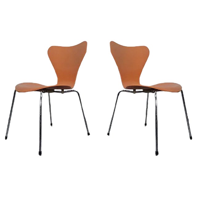 Danish 3107 Chairs by Arne Jacobsen for Fritz Hansen, 1994, Set of 2 For Sale