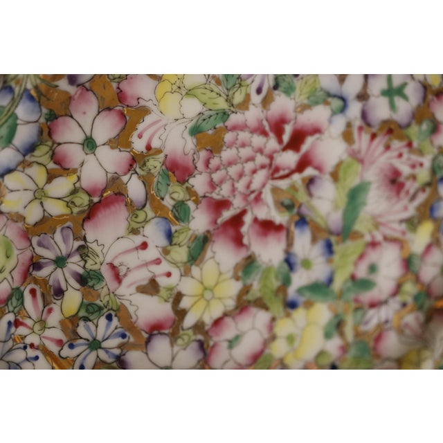 Gold 1960s Mid-Century Gold Gilt Millefleur Chinoiserie Porcelain Plate - 10" For Sale - Image 8 of 11