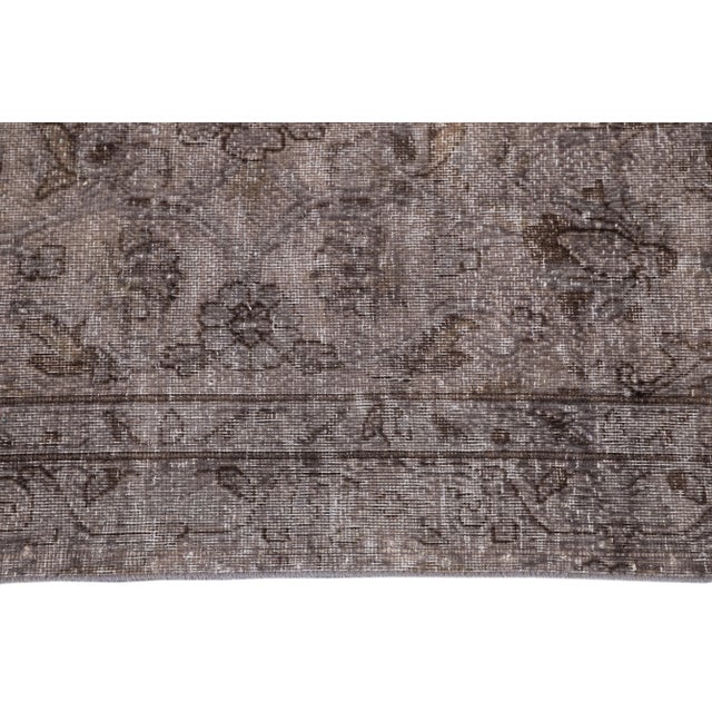1960s Vintage Persian Distressed Handmade Medallion Gray Wool Rug For Sale In New York - Image 6 of 10