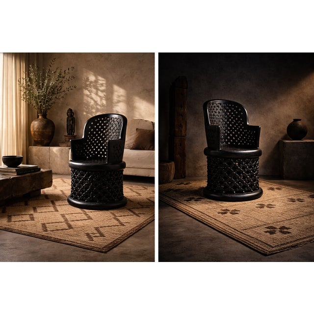 A symbol of elegance and prestige, this royal throne/armchair of the Bamileke ethnic group embodies the excellence of...