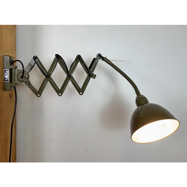 Industrial Green Military Gooseneck Scissor Wall Lamp from Elektroinstala, 1960s For Sale - Image 15 of 18