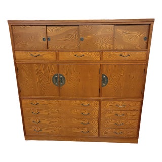 Large 1980s Japanese Tansu Chest Cabinet With Beautifully Figured Wood For Sale