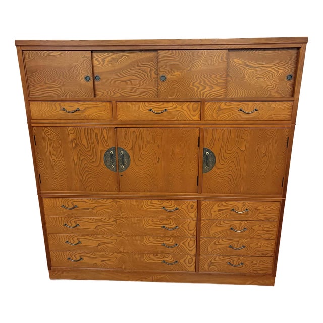 Large 1980s Japanese Tansu Chest Cabinet With Beautifully Figured Wood For Sale