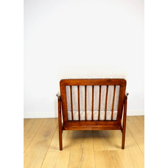 Vintage Lounge Chair in Boucle by Z. Bączyk For Sale - Image 4 of 10