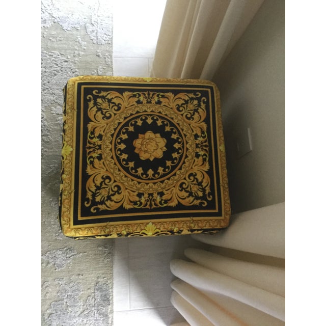 Atelier Versace Gianni Versace Gold Black Barocco Custom Made Velvet Ottoman For Sale - Image 4 of 12