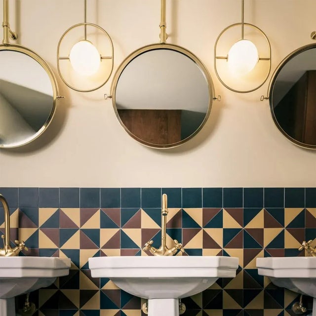 Loop i suspension lamp this piece comes in multiple configurations and finishes. up to 250v (europe/uk standard). up to...