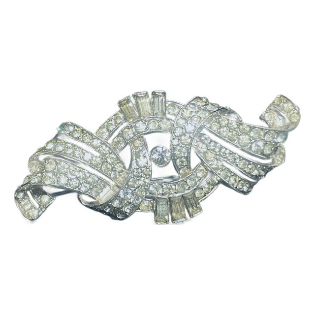 Alfred Philippe Crown Trifari Art Deco Rhodium Plated Bow Pin (1940s) For Sale