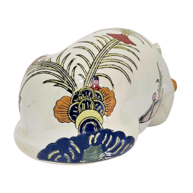 Chinoiserie Mid-Century Chinese Kutani-Style Reclining Cat Figurine 10.5" For Sale - Image 3 of 12
