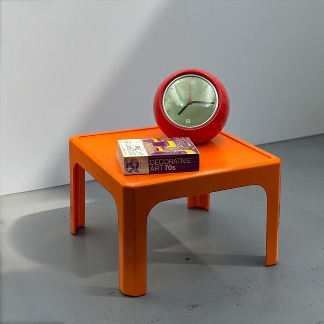 French Model 1872 Low Table in Orange Plastic by Gilac, 1970s For Sale - Image 4 of 18