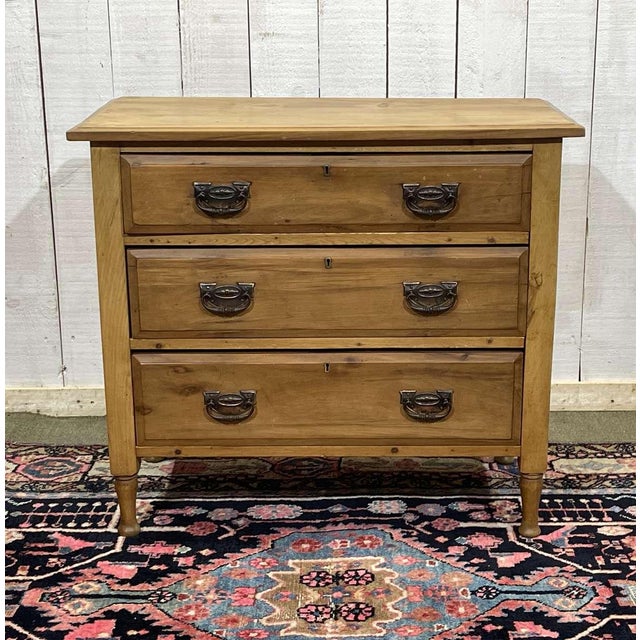 Early 20th century English walnut chest of drawers - W=88cm, D=43cm, H=78cm.