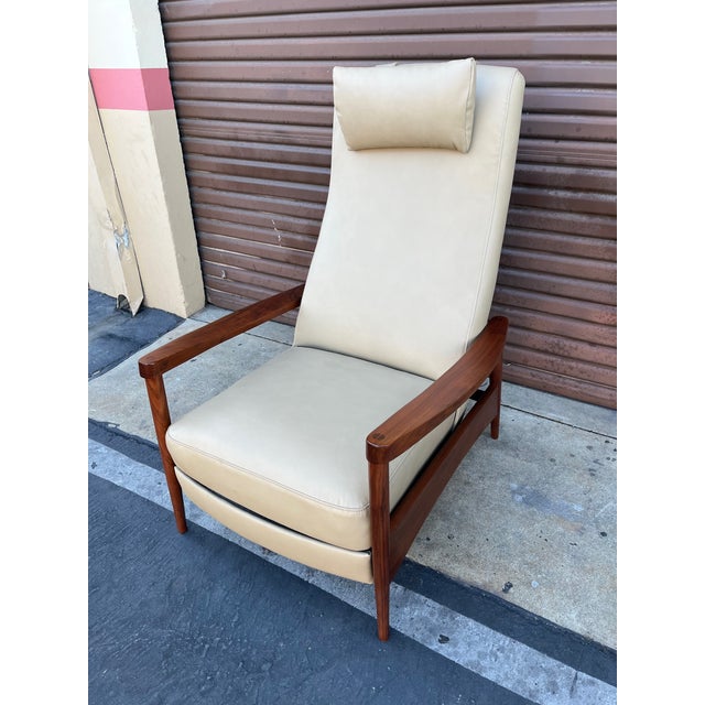 Vintage Mid Century Modern Leather Recliner For Sale - Image 4 of 6