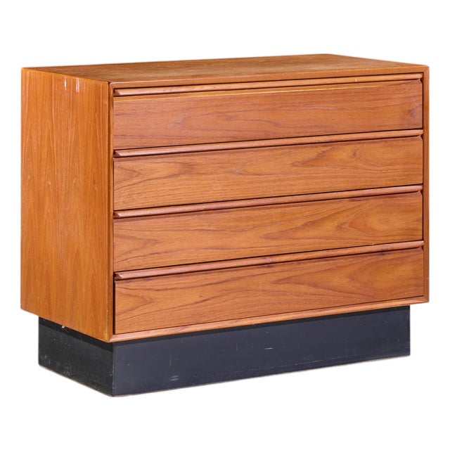 Westnofa Mid Century Norwegian Teak 4 Drawer Dresser For Sale
